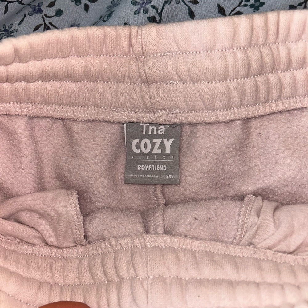 Aritzia Cozy Sweatfleece Boyfriend Short - Picture 5 of 5